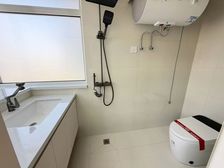 平顺社区中层三居 满五简装 东西通透户型