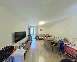 回龙观 新龙城 南北两居 电梯房 落地窗 近龙泽地铁站