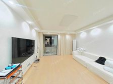 店长新出好房,刚装一年,超大阳台,拎包入住