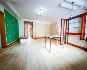 康泽园北区 83.4平36.8万3楼两室简单装修