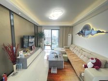 龙光玖珑臺4房2厅85万