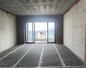 盛科城小区 4房2厅235万