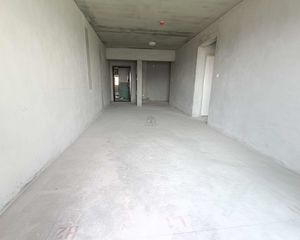 凤岭北轨道壹号城朝南毛坯2房出门就是地铁口方便