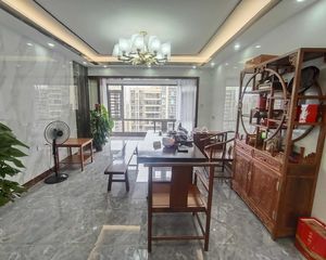 中铁交通天地明珠 4房2厅125万