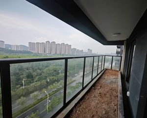 金科博翠山 4房2厅135万