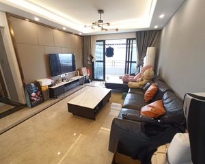 西城一号四房二厅 一号线地铁口 中高楼层 业主诚心出售
