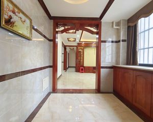 江南华府 3房2厅90万