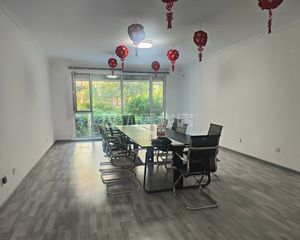 兴泰东河湾 一带地下带小院房本满两年