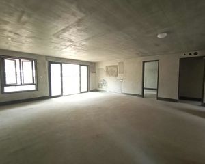 大唐臻观 4房2厅320万