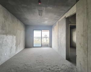 人和公园溪府3房2厅毛坯80.00万