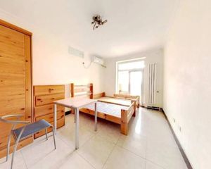 昌平沙河精装南北两居 满五年住宅高层视野佳