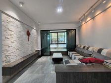 地铁一号线东盟商务区站旁一楼带花园2房80平荣和山水美地