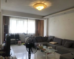 警官学校(长湖路) 3房2厅130万