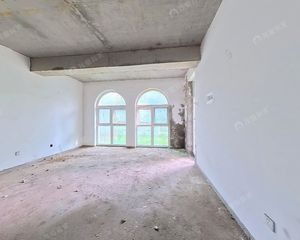 【双拼别墅】大产权,商品房,边户,两套可做独栋!急售可谈!
