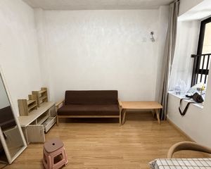 明湖花苑三期2室1厅1卫南朝向107.0万元/套出售