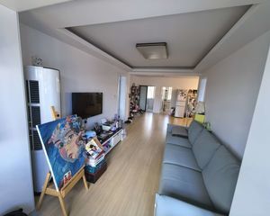 飞虹社区一区3室2厅1卫南朝向187.0万元/套出售