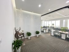 地铁口 世金中心 国金中心出租精装修带隔断面积可选