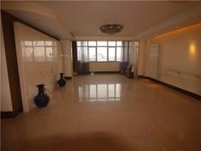 东二环边,南北通透,精装修五居室