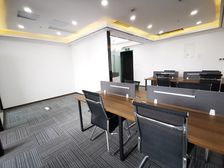 CBD联合中心90平2房间,精装落地窗,1号线会展中心站