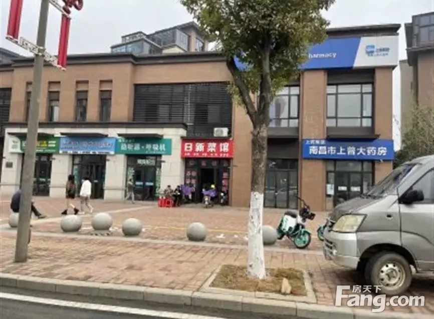 力高君誉城商铺出售,南大一附院沿街商铺,医院正大门的商铺,捡漏2万一
