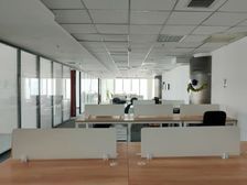 中关村东路 融科资讯中心800平 精装修带家具 随时起租