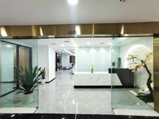 较场口 轻轨站楼上 得意商厦 246平 精装修带家具拎包办公