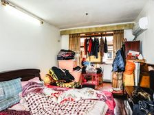 新上13 15号线长风公园旁朝南一室中间楼层 满五