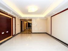 恒大四室两厅两卫,带车位两个,观景房,邻千佛山省中医山师山艺