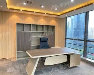 高新区世纪城地铁口蜀都中心电梯口出售