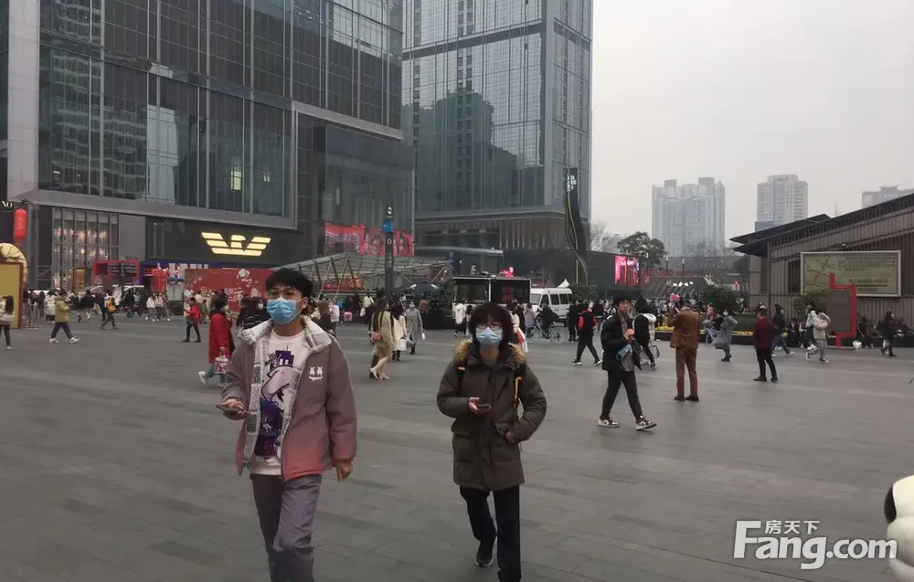 香槟广场商铺商铺出售,春熙路一楼临街铺!年租20万!