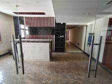 华润万象城旁 精装650平整层独立门禁 双地铁 租金含物业