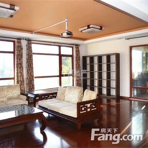 万城华府龙园 新出平层四居室 带车库 4室3厅3卫 客厅带阳