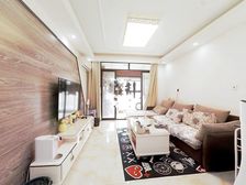 此房为开发商装修丶三开间朝南丶门口地铁口在建楼层好