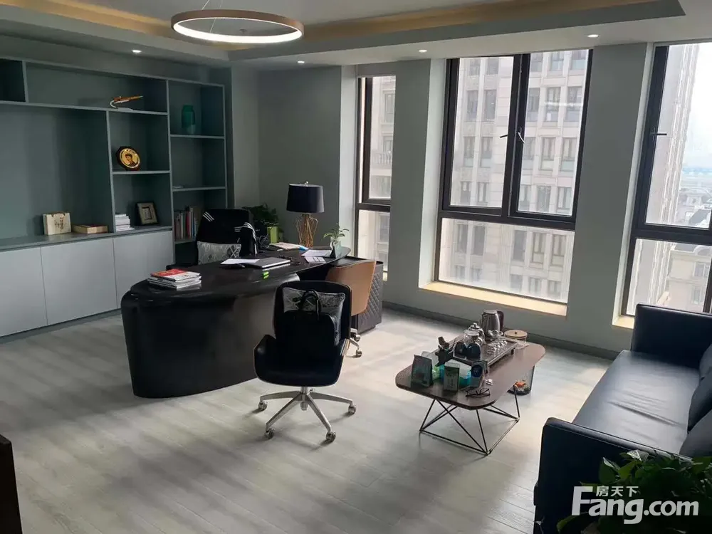 大宁环球租金仅需2元、独立328平精装修简装修、大气实惠