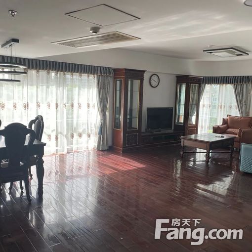 北京财富中心公寓 特价房 南北向三居 新家具 随时可以入住!