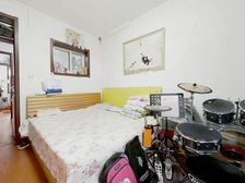 育英南上山街,南北朝向,4层非顶,有停车位 无记录