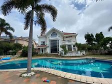 大单边,带泳池的中空厅独立别墅!花园方正平整!