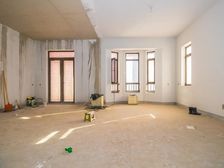 带160平大院子 联排西边户 带两个车位 看房方便