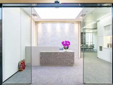 高宝大厦!300平精装办公室!现房拎包入住!地铁口!性价比高