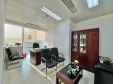 白石桥南地铁站丨主语国际丨精装修带家具丨正对电梯丨双面采光