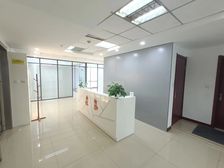 北站金融中心地铁站200米 一梯两户 南北通透 年租金9万