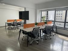 人民 铸诚大厦88平精装小面积 全套办公家具随看