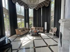 临湖独栋 3加1结构 404平 带大花园 5个车位