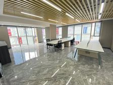 绿地新都会 全新装修全套办公家具 楼下地铁口 繁华商业区