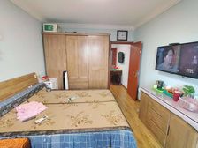 新装修一年 拎包入住 看房随时方便 产权满五 房东急售