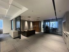 青年大街 华润大厦 精装带隔断家具 南向 正对电梯口