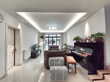 11号线地铁 名嘉新苑 120平3居 南北向精装修