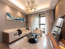 精装修拎包入住出门地铁口沿线好楼层精装修全明三房手慢无。