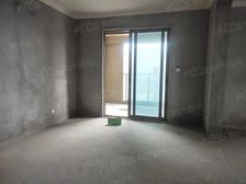 北师大房,精装修,房东欠债急售,满两年,位置好