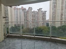 04年城开品质 两梯两户 精装修南北通三房 中心花园位置
